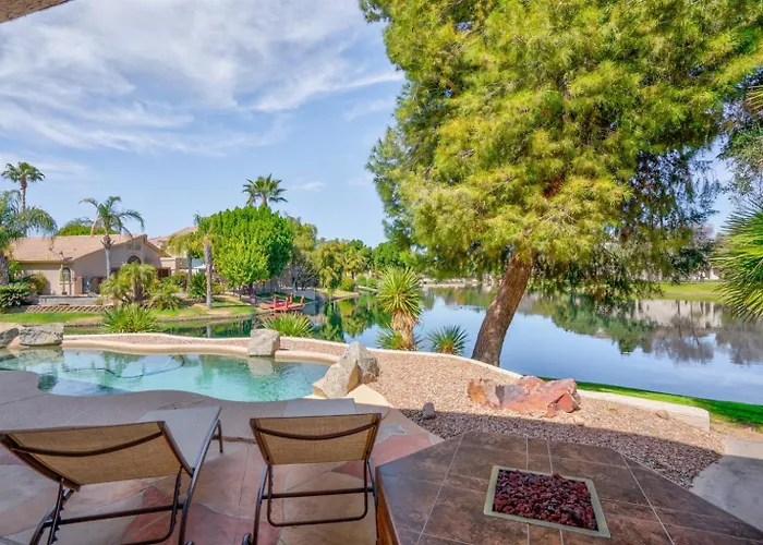 Gorgeous Lakefront Paradise W Pool & Views
