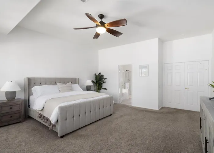 Gorgeous Lakefront Paradise W Pool & Views * Chandler