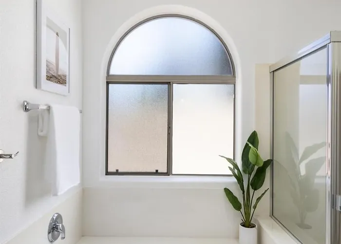 Gorgeous Lakefront Paradise W Pool & Views Holiday home Chandler