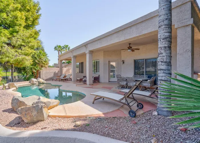 Holiday home Gorgeous Lakefront Paradise W Pool & Views
